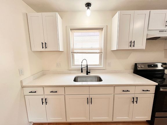 2nd image of 119 Bassett St #2B