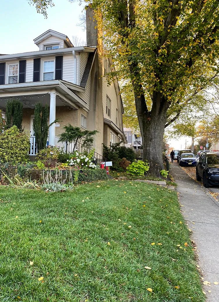 401 Dudley Ave photo 1