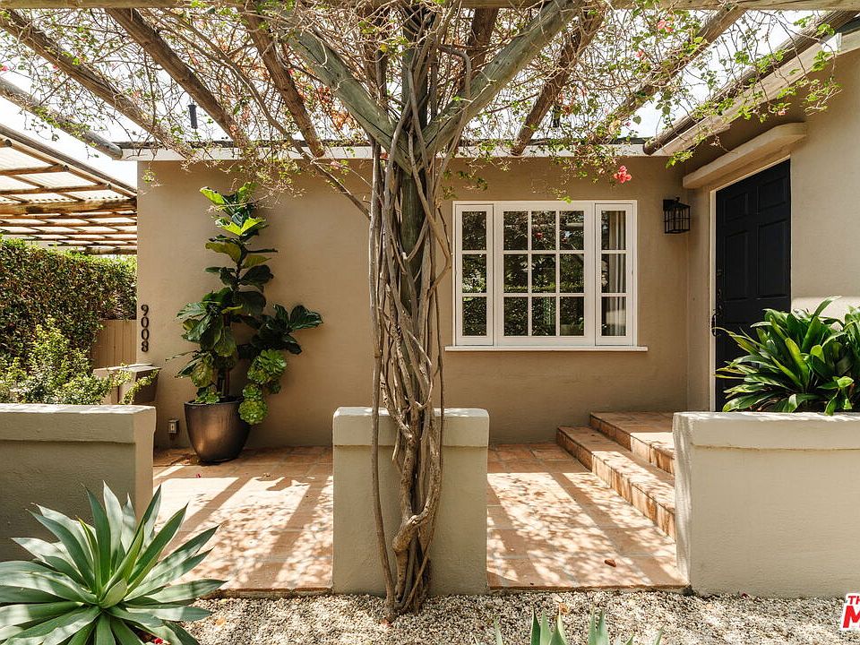 1st image of 9008 Elevado St