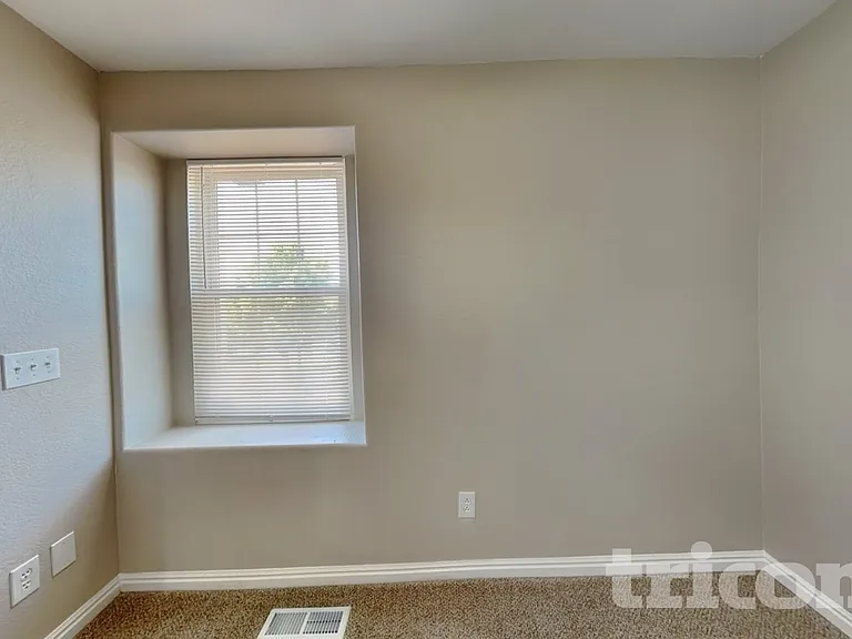 1392 S Akron Ct — Photo 14