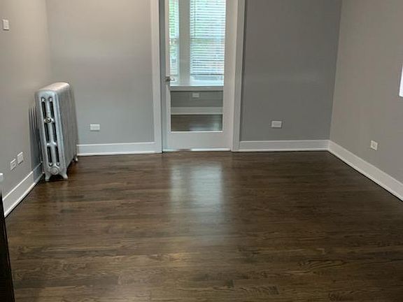 4th image of 719 W Barry Ave #1E
