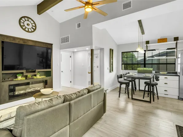 7122 Wood Hollow Dr APT 8, Austin, TX 78731