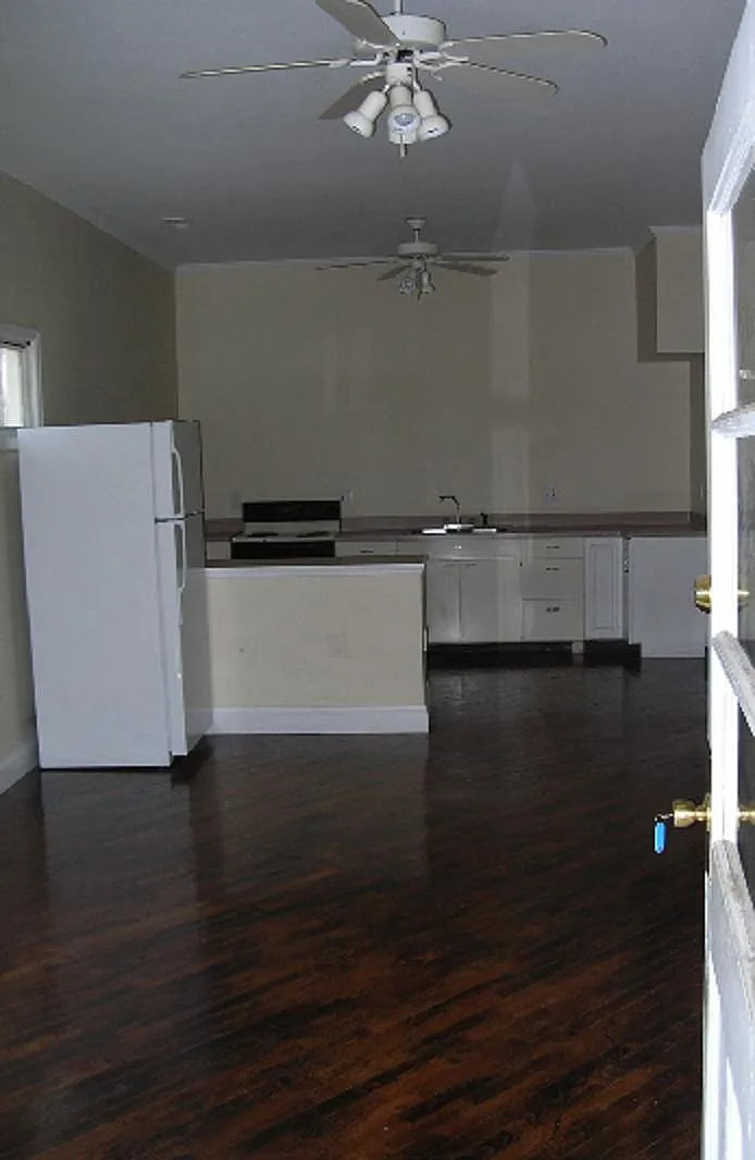 2 bed, 1000 sqft, $1,000 — Photo 2