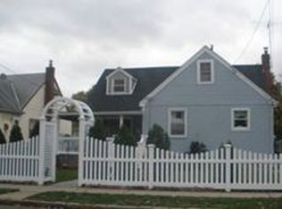 205 Brooklyn Ave, Westbury, NY 11590