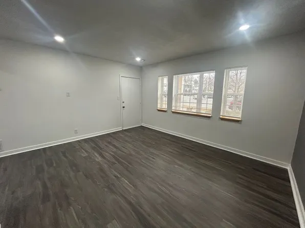 GREGORY, 202 E Gregory Blvd, Kansas City, MO 64114