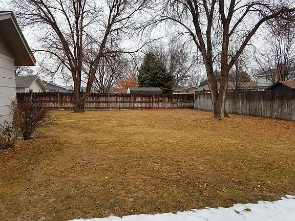 2nd image of 1207 S Buffalo Bill Ave