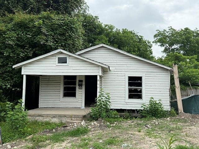 1st image of 7014 De Priest St
