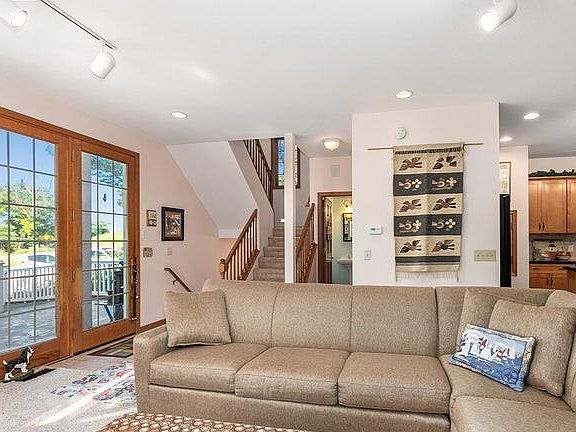 5th image of 3410 Whiskey Hollow Dr
