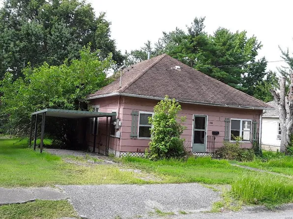 1806 E Oak St, West Frankfort, IL 62896