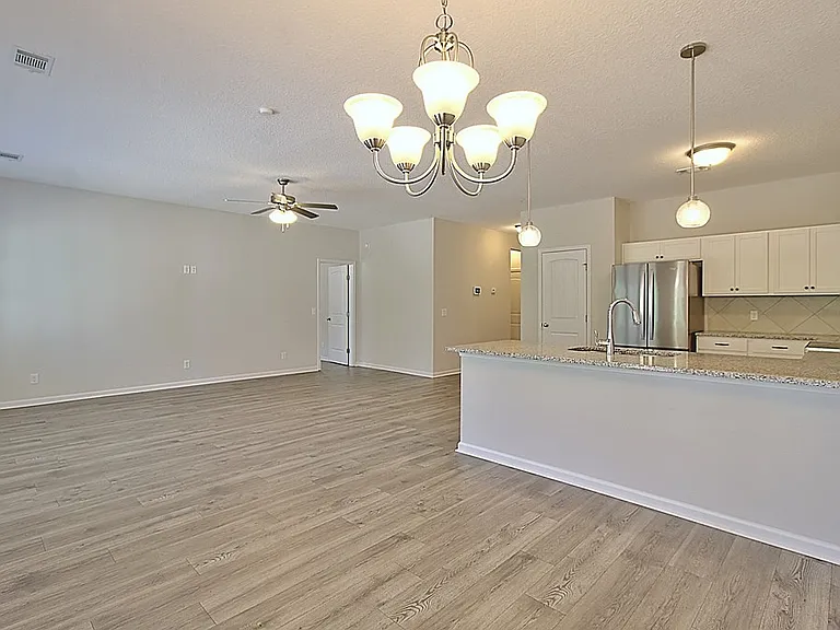 183 W West Winn Ave — Photo 22