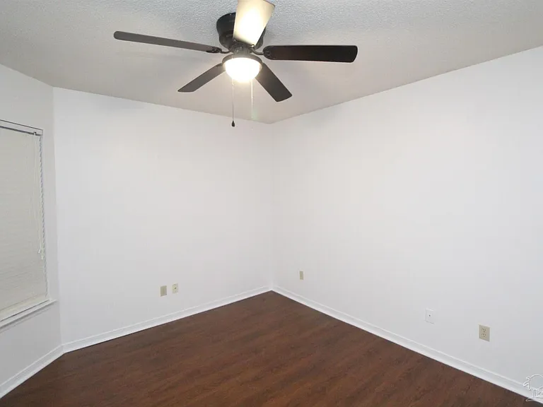 8154 Treetop Ln — Photo 10