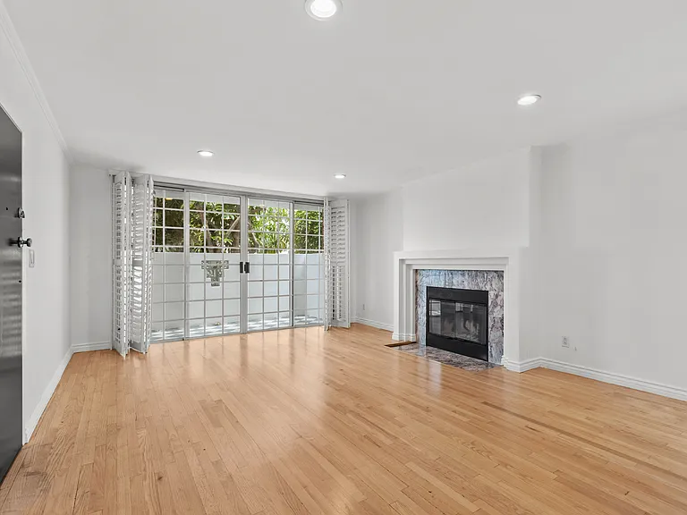 4217 Whitsett Ave #1 — Photo 1