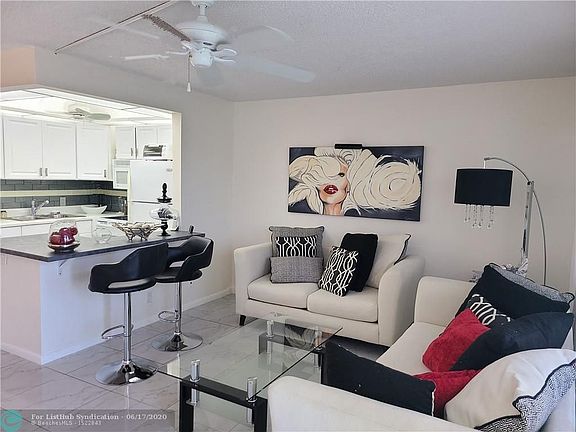 4th image of 4071 Cambridge Cir #D-4071