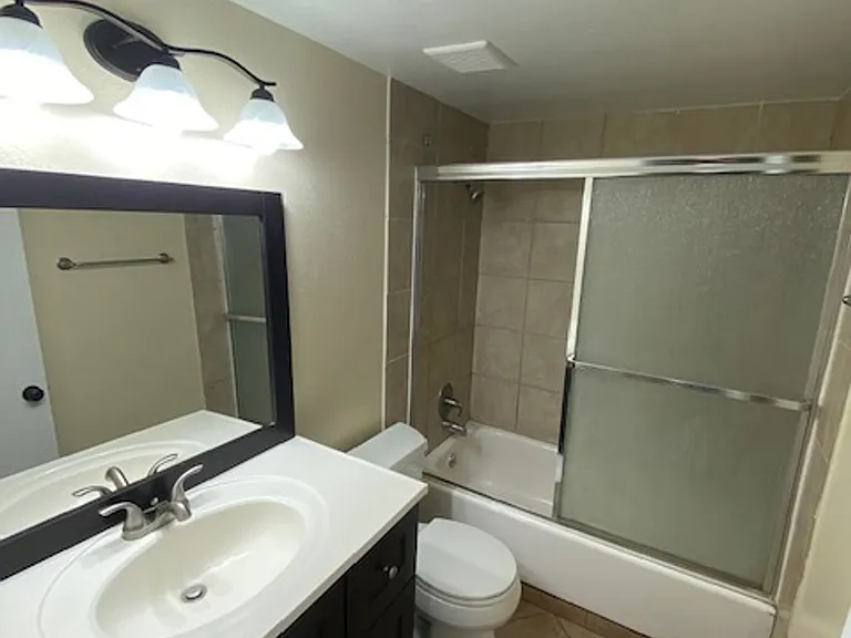 5712 Kenneth Ave #D — Photo 7