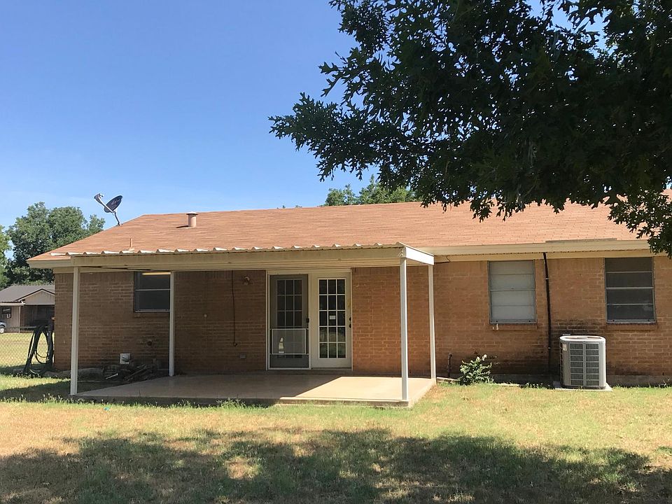 1st image of 607 W Rebecca Ave