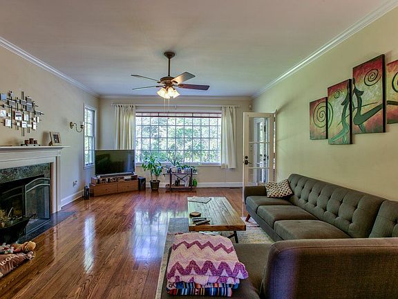 4th image of 1117 Brookwood Dr