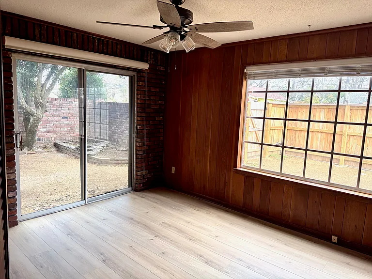 211 S Idlewild St — Photo 20