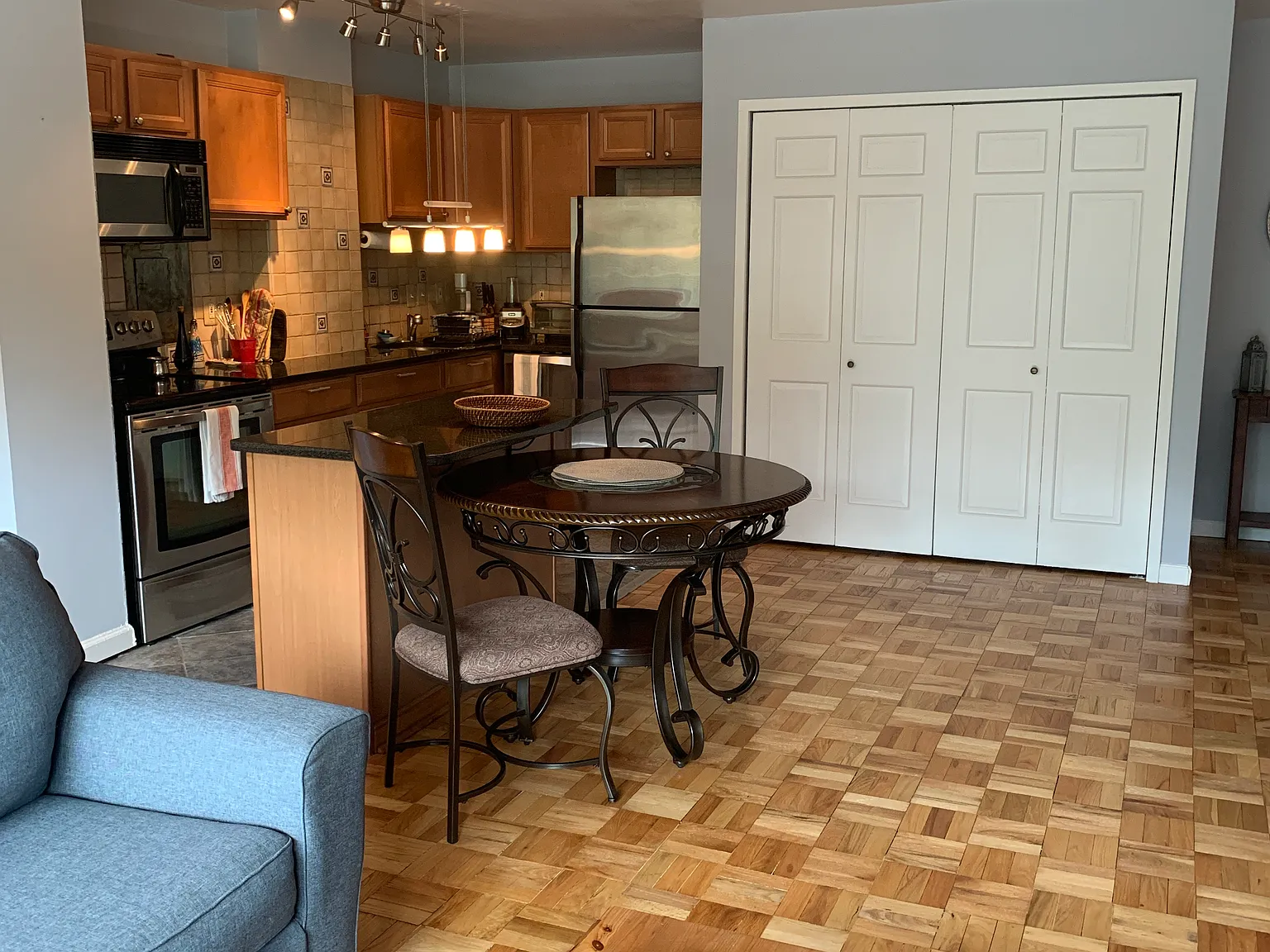 1 bed, 857 sqft, $2,950 — Photo 4
