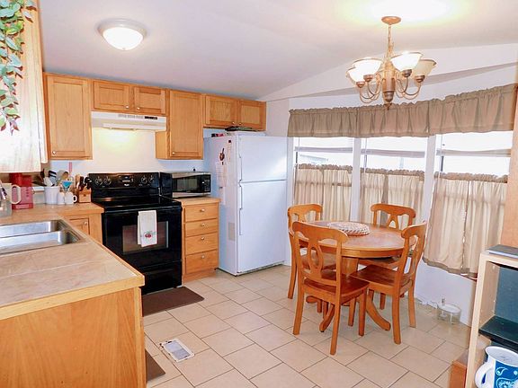 5th image of 3823 Oakcrest Ln