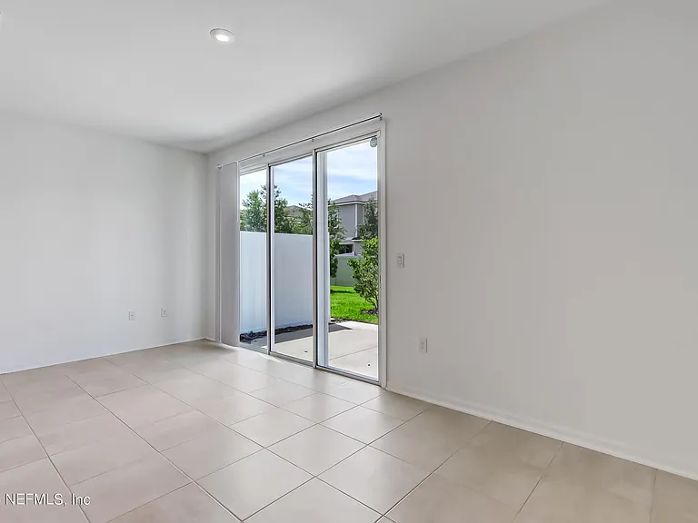 280 Anthony Dr — Photo 13
