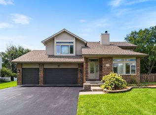 637 Otter Way, Oswego, IL 60543