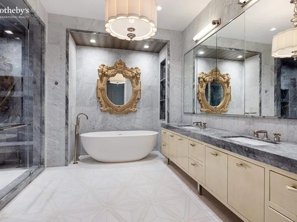 212 Fifth Avenue image 9 of 25