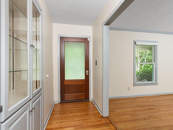 5th image of 605 Crestview Rd