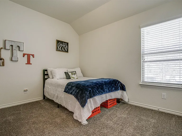 593 Jamestown Ln — Photo 20