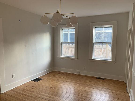4th image of 17 Strong St #17