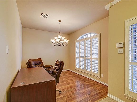 4th image of 2950 Cedar Wood Dr