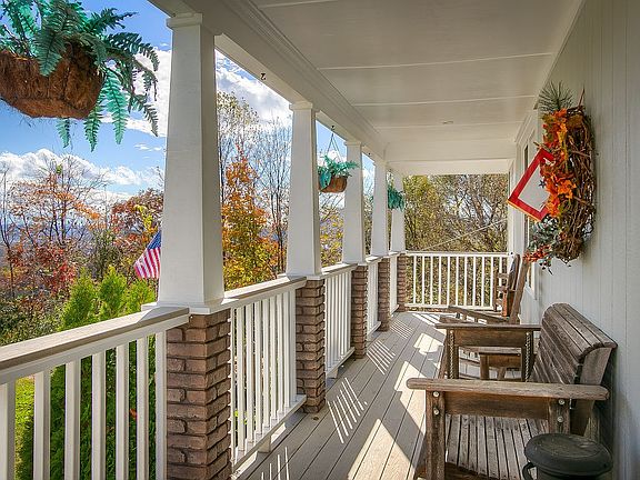 5th image of 1202 Pebble Dr
