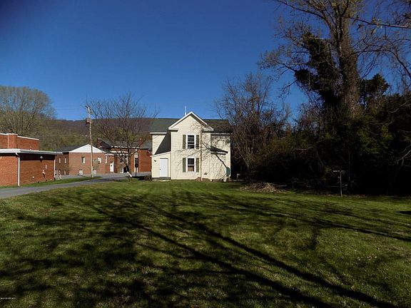 4th image of 900 Memorial Blvd