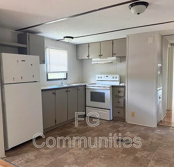 100 2nd Ave SE #F — Photo 7