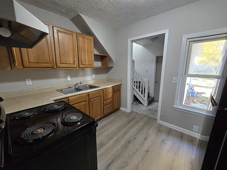 1125 N Barclay St — Photo 17