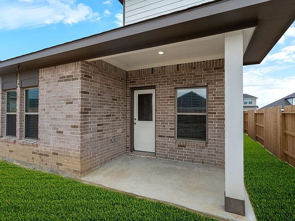 3rd image of 2442 E Heritage Dr