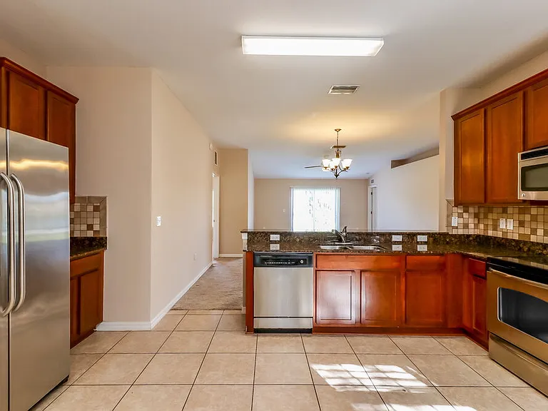 3920 Constantine Loop — Photo 5