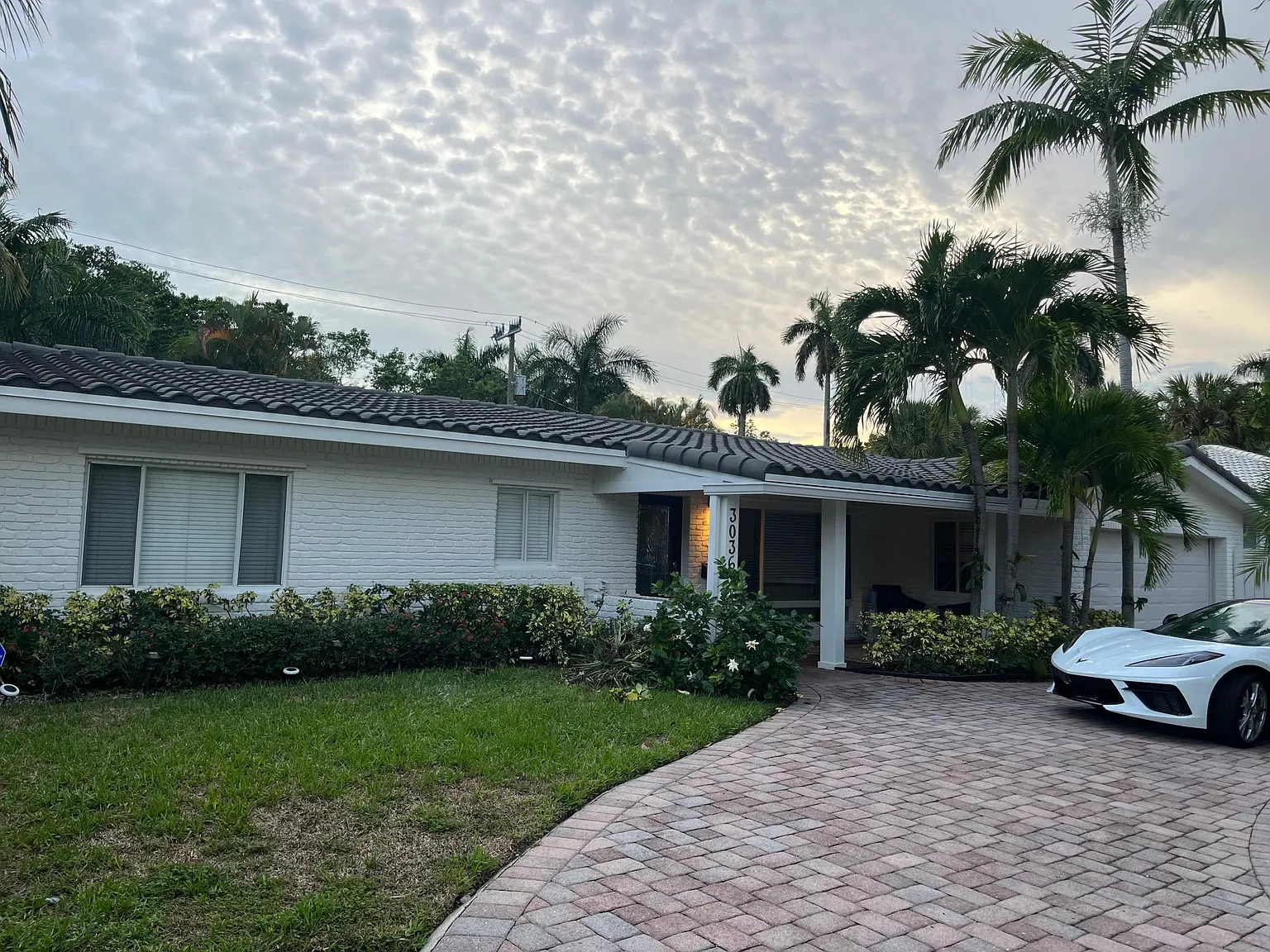 3 bed, 2.5 bath, 1917 sqft, $9,000 — Photo 2