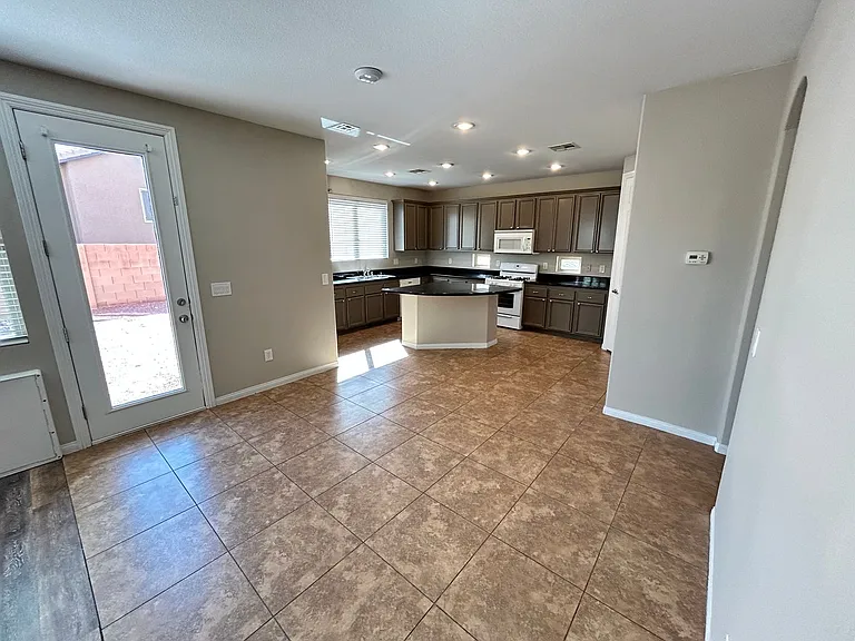 10743 Knickerbocker Ave — Photo 5