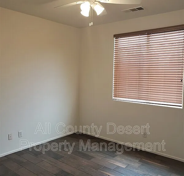 37853 Avon St — Photo 20