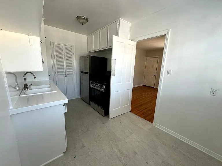 8951 Cynthia St — Photo 16