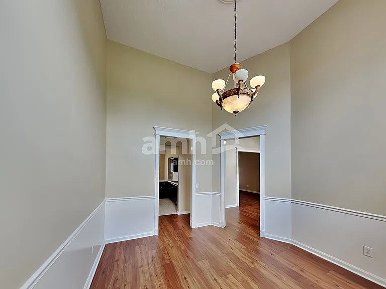 210 Fox Hunt Ln — Photo 5