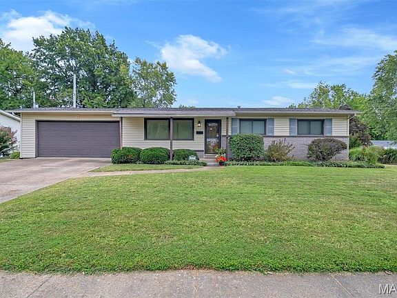 2nd image of 900 Gladiola Dr