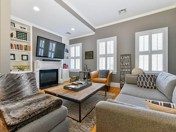 2nd image of 509 E 8th St #2