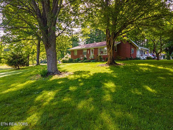 2nd image of 2317 Tuckaleechee Pike