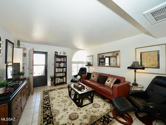 2nd image of 322 S La Canada Dr