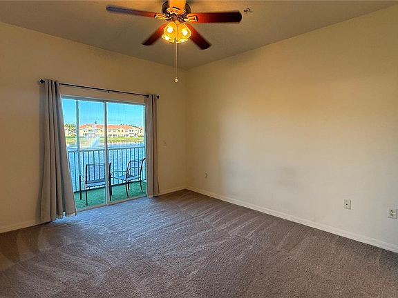 4th image of 3688 Parkridge Cir #201