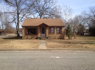 1113 N 9th St, Rogers, AR 72756