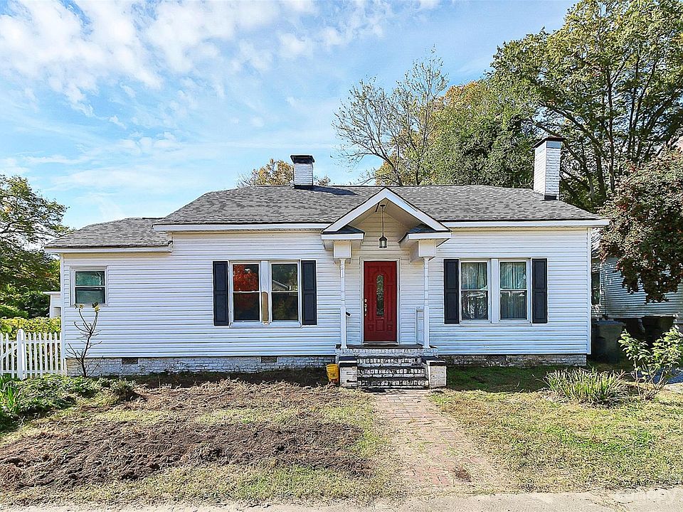 1st image of 515 College Ave