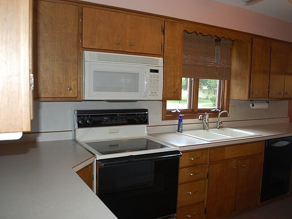 2nd image of 1919 Dorathea Blvd