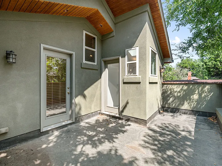 1275 S Clayton St — Photo 27